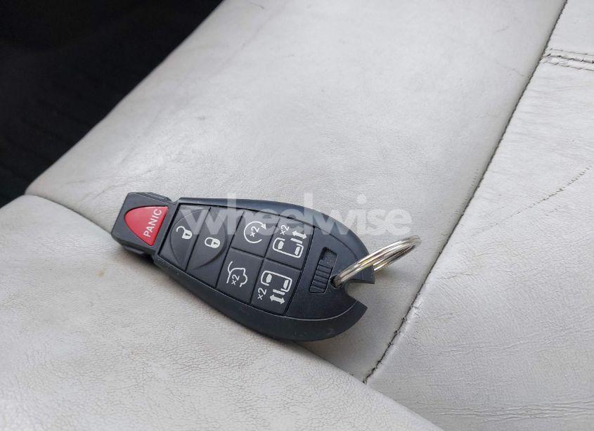 Photo 11 of 2010 Chrysler Town & COUNTRY LIMITED (VIN 2A4RR6DX8AR153685)