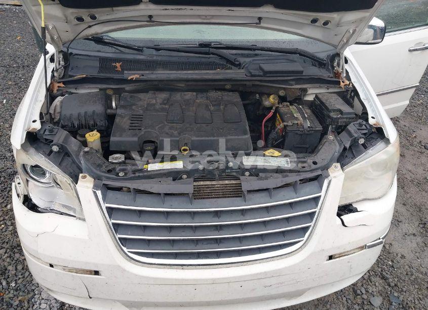 Photo 10 of 2010 Chrysler Town & COUNTRY LIMITED (VIN 2A4RR6DXXAR126455)