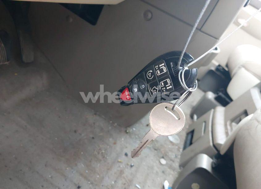 Photo 11 of 2010 Chrysler Town & COUNTRY LIMITED (VIN 2A4RR6DXXAR126455)