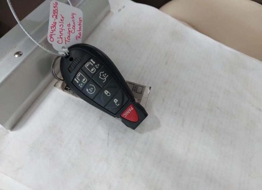 Photo 11 of 2010 Chrysler Town & COUNTRY LIMITED (VIN 2A4RR6DXXAR253528)