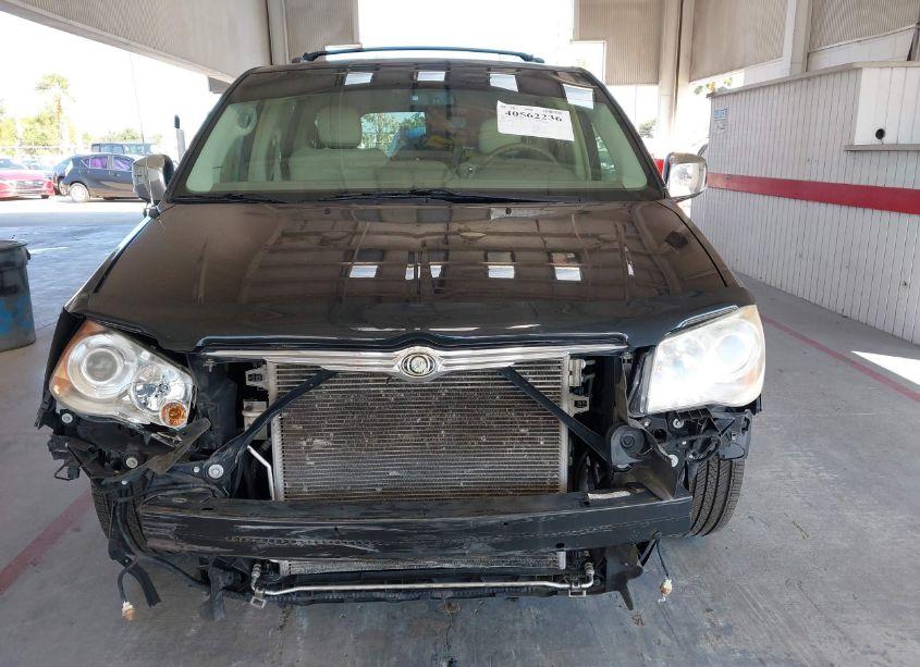 Photo 13 of 2010 Chrysler Town & COUNTRY LIMITED (VIN 2A4RR6DXXAR253528)