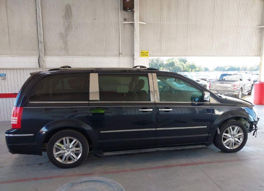 Photo 14 of 2010 Chrysler Town & COUNTRY LIMITED (VIN 2A4RR6DXXAR253528)