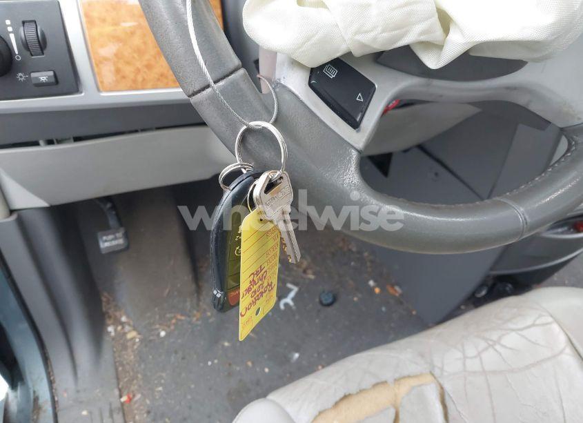 Photo 11 of 2010 Chrysler Town & COUNTRY NEW LIMITED (VIN 2A4RR7DX0AR386370)