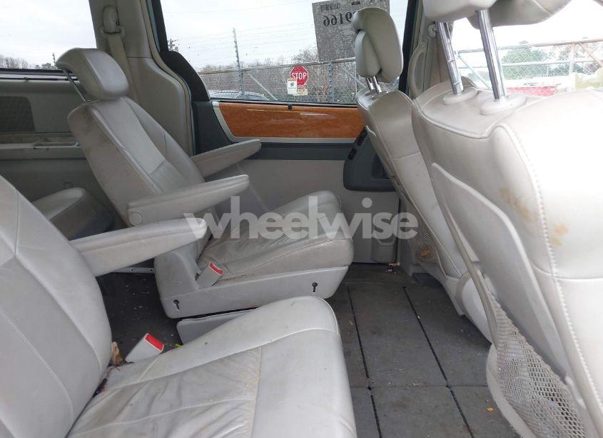 Photo 8 of 2010 Chrysler Town & COUNTRY NEW LIMITED (VIN 2A4RR7DX0AR386370)