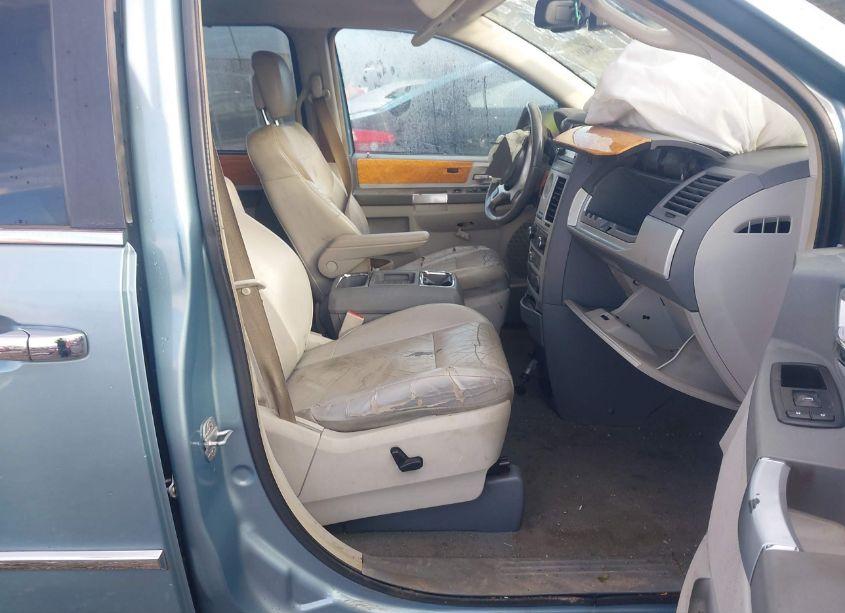 Photo 5 of 2010 Chrysler Town & COUNTRY NEW LIMITED (VIN 2A4RR7DX5AR481037)