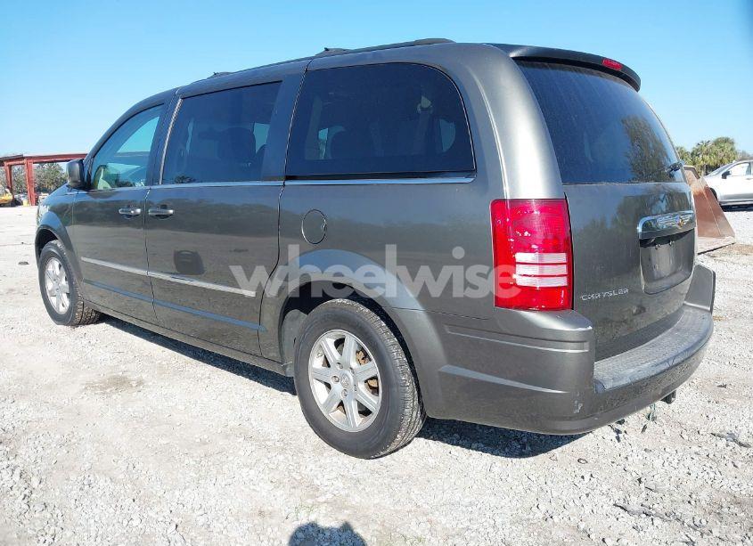Photo 3 of 2010 Chrysler Town & COUNTRY TOURING PLUS (VIN 2A4RR8D10AR386340)