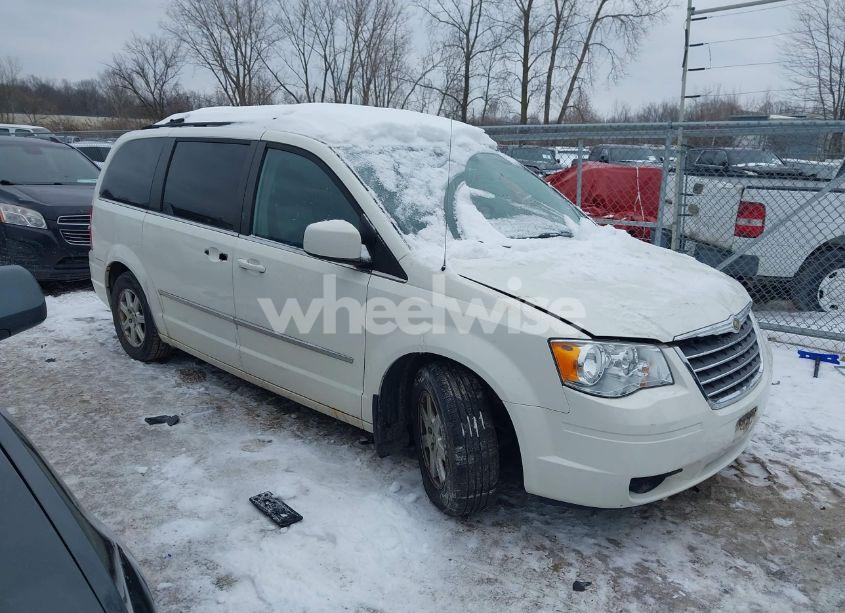 2010 Chrysler Town & COUNTRY TOURING PLUS (VIN 2A4RR8D12AR393712) main photo