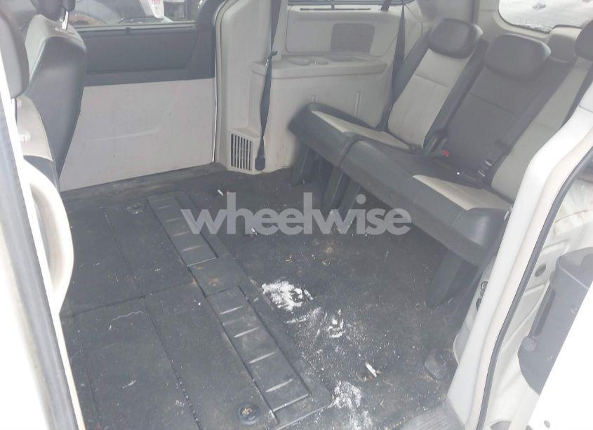 Photo 8 of 2010 Chrysler Town & COUNTRY TOURING PLUS (VIN 2A4RR8D12AR393712)