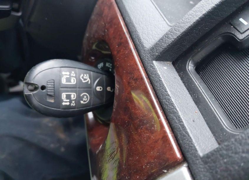 Photo 11 of 2010 Chrysler Town & COUNTRY TOURING PLUS (VIN 2A4RR8D14AR321135)