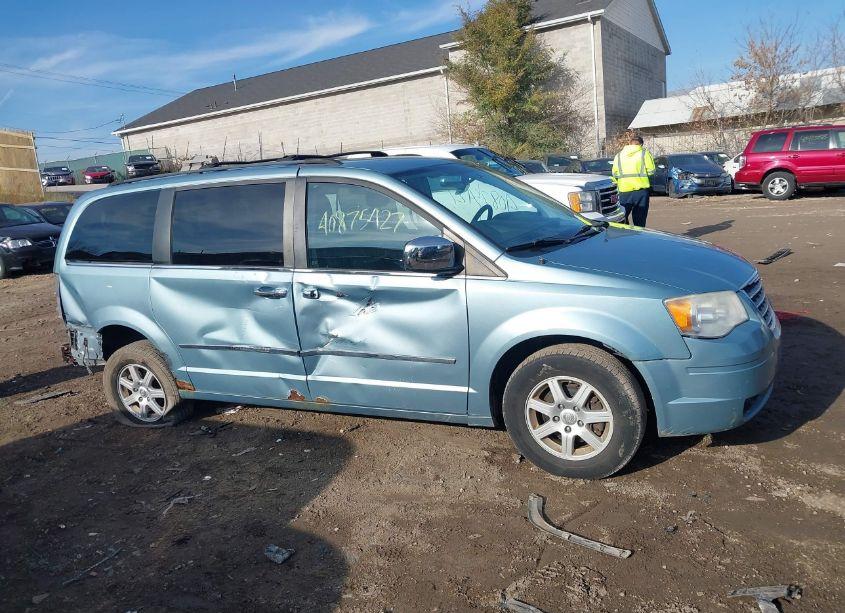 Photo 13 of 2010 Chrysler Town & COUNTRY TOURING PLUS (VIN 2A4RR8D14AR321135)