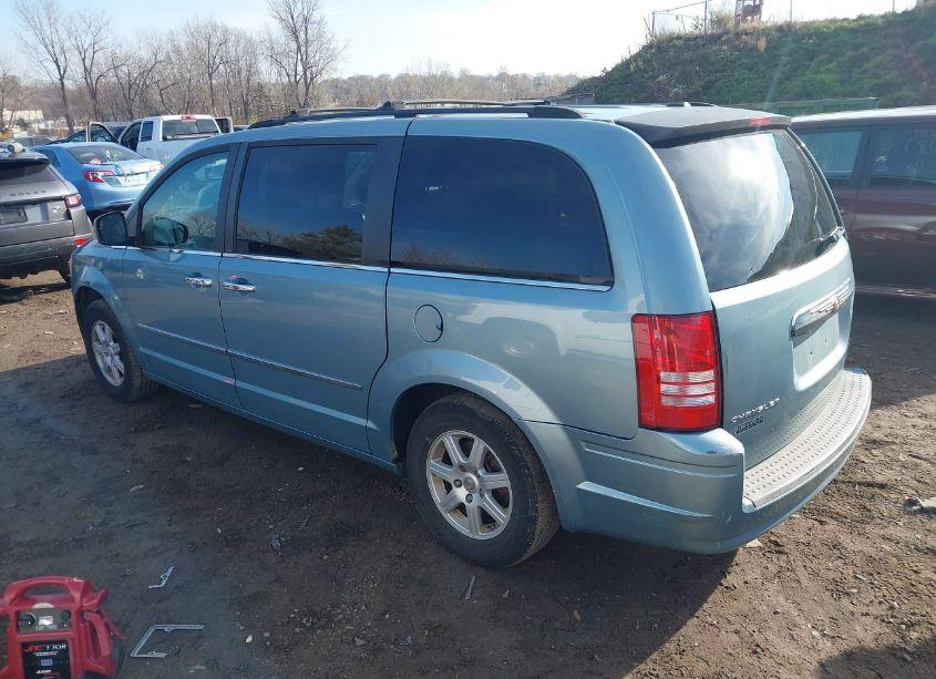 Photo 3 of 2010 Chrysler Town & COUNTRY TOURING PLUS (VIN 2A4RR8D14AR321135)
