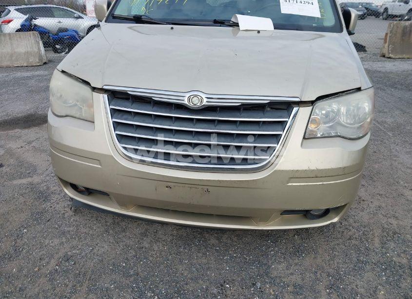 Photo 6 of 2010 Chrysler Town & COUNTRY TOURING PLUS (VIN 2A4RR8D14AR392027)