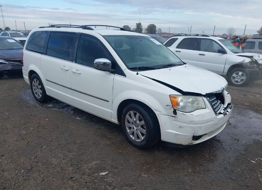 2010 Chrysler Town & COUNTRY TOURING PLUS (VIN 2A4RR8D14AR441503) main photo