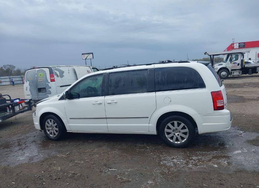 Photo 14 of 2010 Chrysler Town & COUNTRY TOURING PLUS (VIN 2A4RR8D14AR441503)