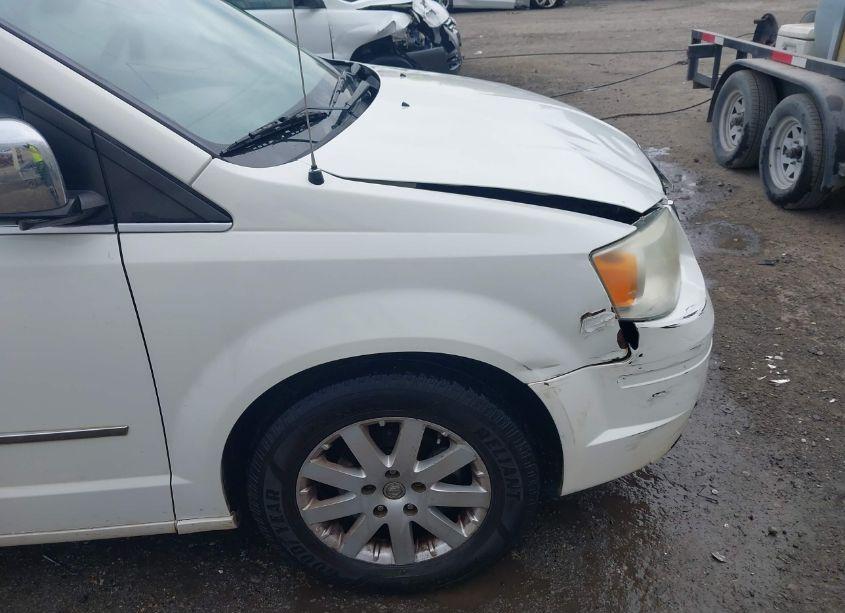 Photo 17 of 2010 Chrysler Town & COUNTRY TOURING PLUS (VIN 2A4RR8D14AR441503)