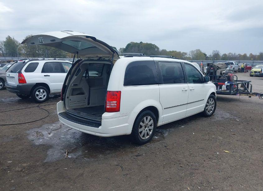 Photo 4 of 2010 Chrysler Town & COUNTRY TOURING PLUS (VIN 2A4RR8D14AR441503)