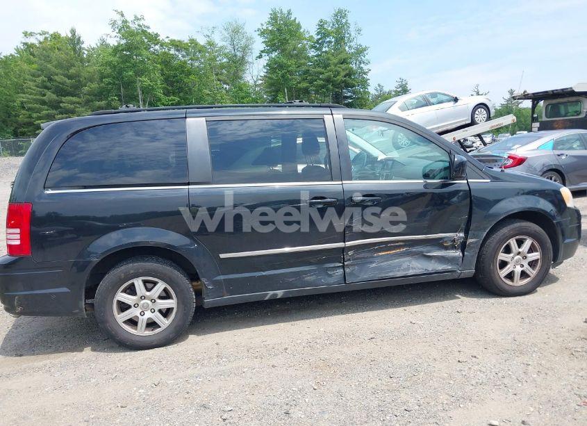 Photo 12 of 2010 Chrysler Town & COUNTRY TOURING PLUS (VIN 2A4RR8D14AR442277)