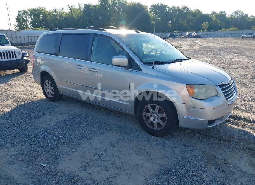 2010 Chrysler Town & COUNTRY TOURING PLUS (VIN 2A4RR8D15AR320365) main photo