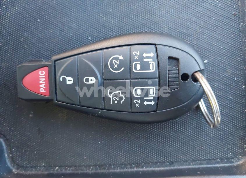 Photo 11 of 2010 Chrysler Town & COUNTRY TOURING PLUS (VIN 2A4RR8D15AR320365)