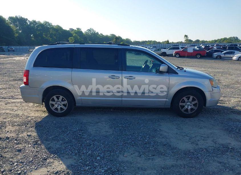 Photo 13 of 2010 Chrysler Town & COUNTRY TOURING PLUS (VIN 2A4RR8D15AR320365)