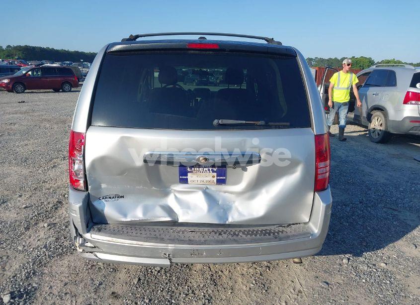 Photo 16 of 2010 Chrysler Town & COUNTRY TOURING PLUS (VIN 2A4RR8D15AR320365)