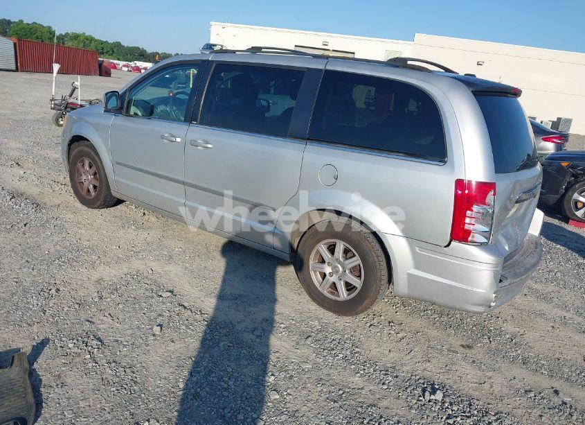 Photo 3 of 2010 Chrysler Town & COUNTRY TOURING PLUS (VIN 2A4RR8D15AR320365)