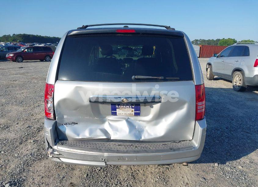 Photo 6 of 2010 Chrysler Town & COUNTRY TOURING PLUS (VIN 2A4RR8D15AR320365)