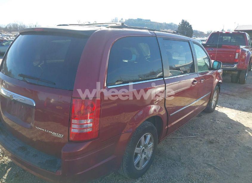 Photo 4 of 2010 Chrysler Town & COUNTRY TOURING PLUS (VIN 2A4RR8D15AR381084)