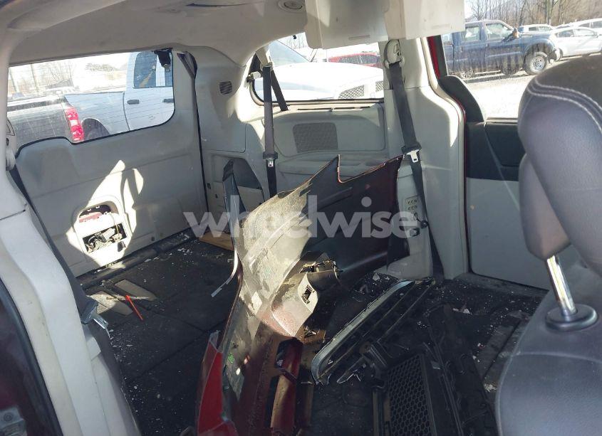 Photo 8 of 2010 Chrysler Town & COUNTRY TOURING PLUS (VIN 2A4RR8D15AR381084)