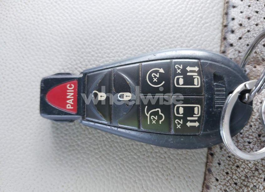 Photo 11 of 2010 Chrysler Town & COUNTRY TOURING PLUS (VIN 2A4RR8D15AR404072)