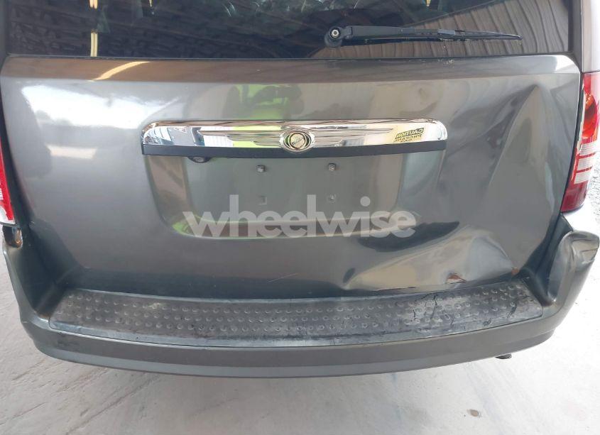 Photo 13 of 2010 Chrysler Town & COUNTRY TOURING PLUS (VIN 2A4RR8D15AR404072)