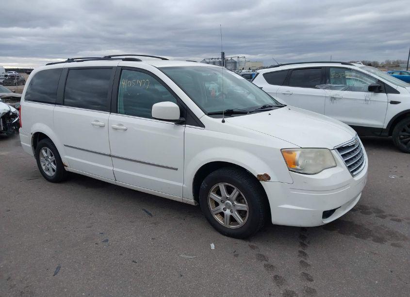2010 Chrysler Town & COUNTRY TOURING PLUS (VIN 2A4RR8D15AR431031) main photo