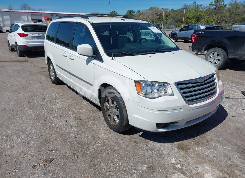 2010 Chrysler Town & COUNTRY TOURING PLUS (VIN 2A4RR8D17AR414814) main photo