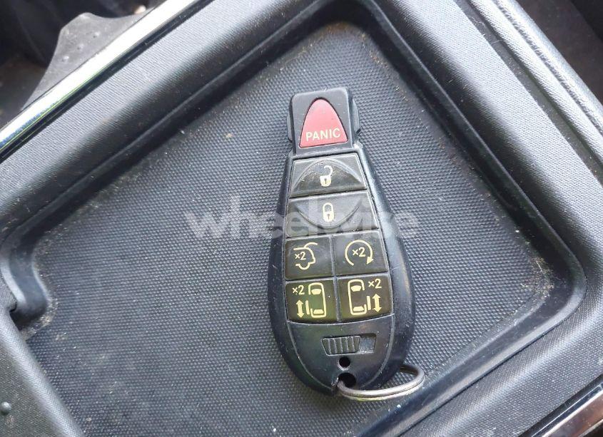 Photo 11 of 2010 Chrysler Town & COUNTRY TOURING PLUS (VIN 2A4RR8D17AR414814)