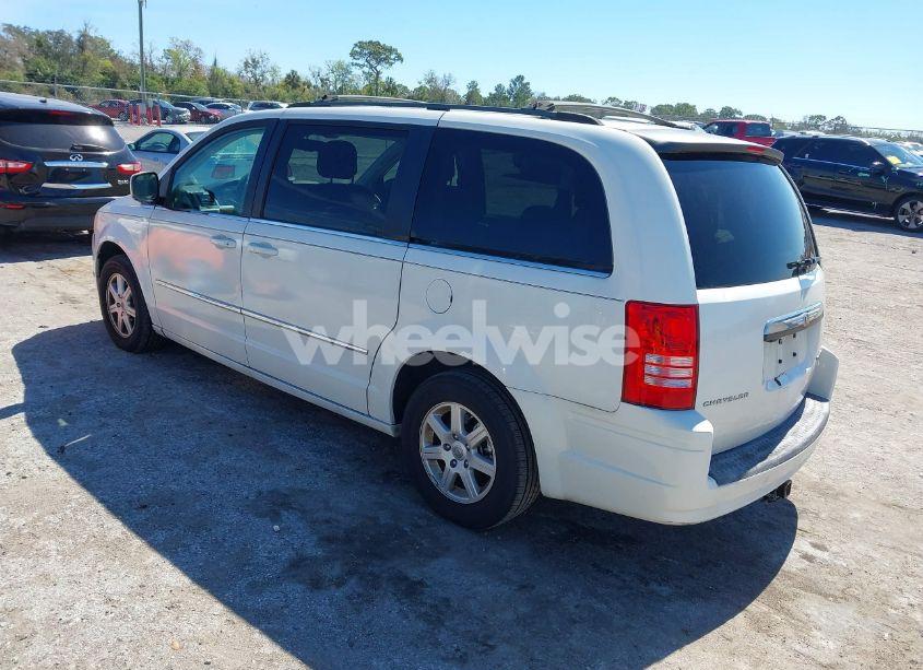 Photo 3 of 2010 Chrysler Town & COUNTRY TOURING PLUS (VIN 2A4RR8D17AR414814)