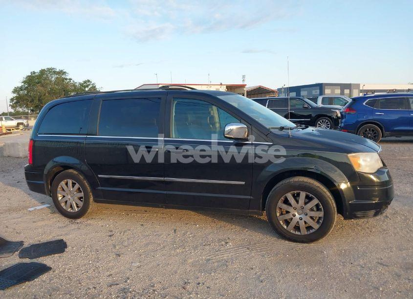 Photo 13 of 2010 Chrysler Town & COUNTRY TOURING PLUS (VIN 2A4RR8D17AR442239)