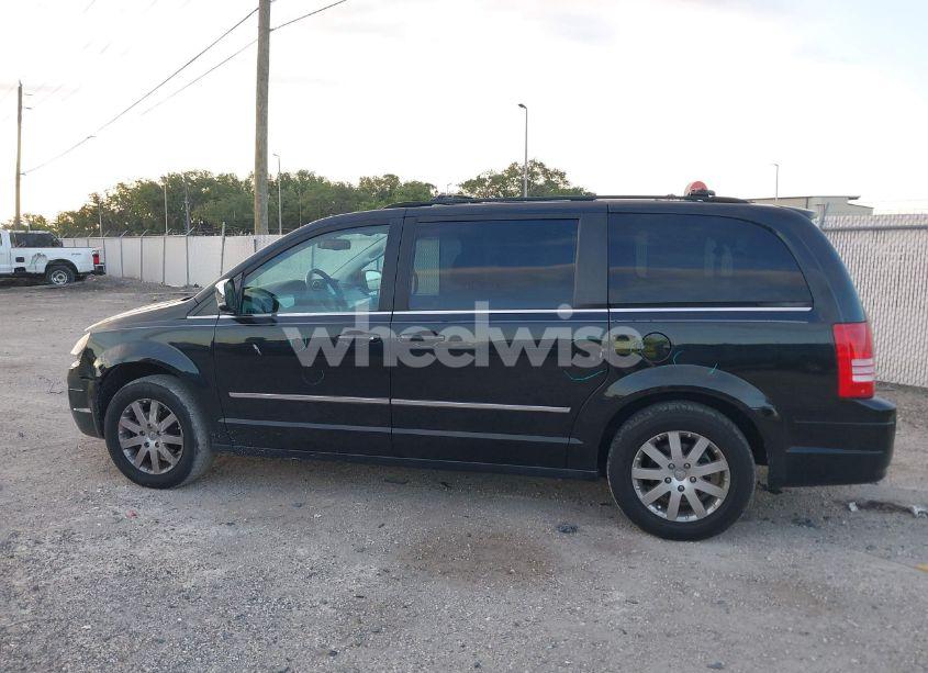 Photo 14 of 2010 Chrysler Town & COUNTRY TOURING PLUS (VIN 2A4RR8D17AR442239)