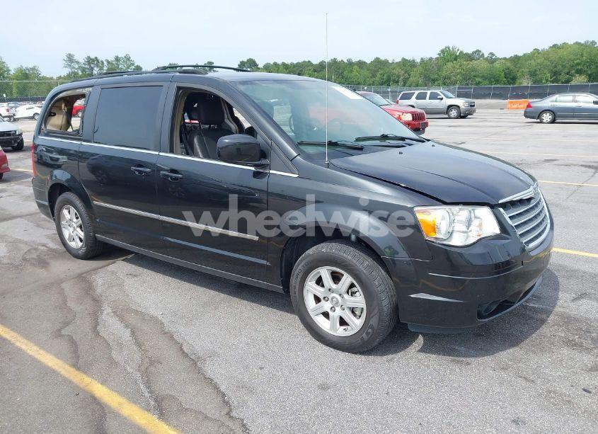 2010 Chrysler Town & COUNTRY TOURING PLUS (VIN 2A4RR8D18AR422713) main photo