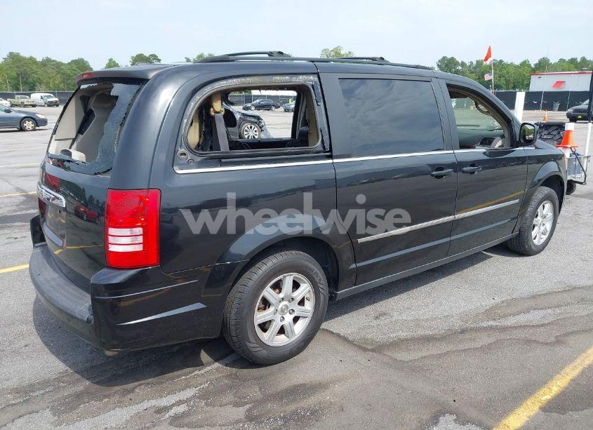 Photo 4 of 2010 Chrysler Town & COUNTRY TOURING PLUS (VIN 2A4RR8D18AR422713)