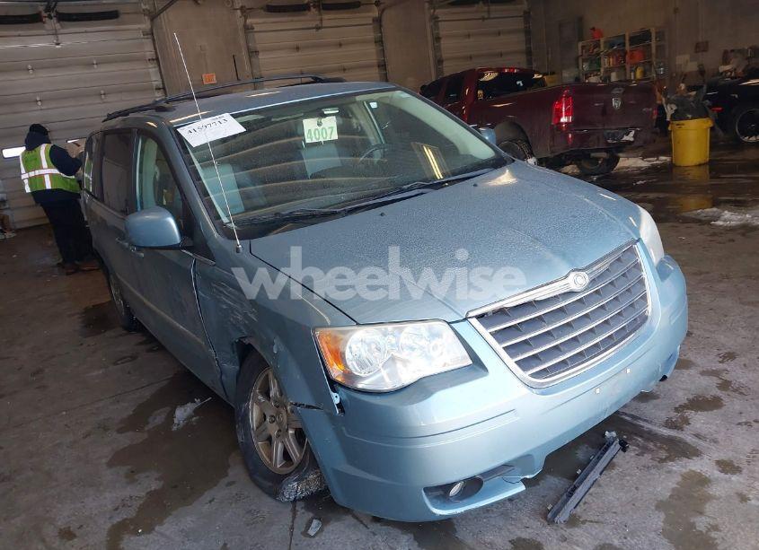 2010 Chrysler Town & COUNTRY TOURING PLUS (VIN 2A4RR8D19AR393898) main photo
