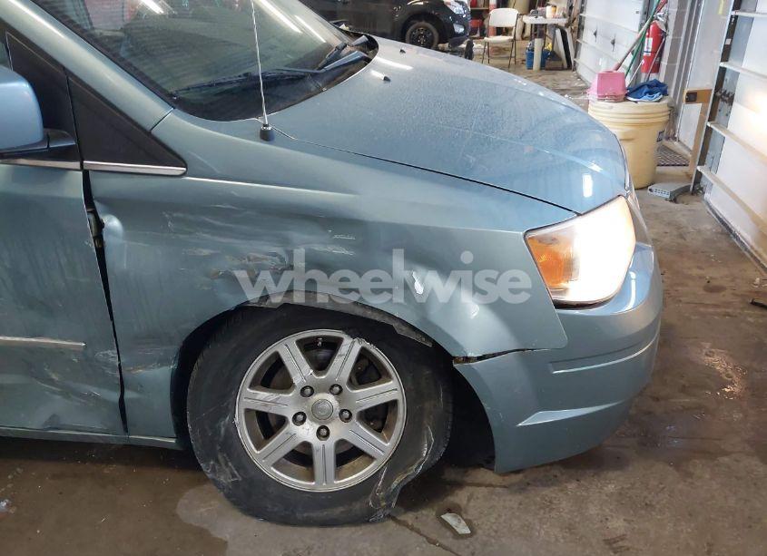 Photo 6 of 2010 Chrysler Town & COUNTRY TOURING PLUS (VIN 2A4RR8D19AR393898)