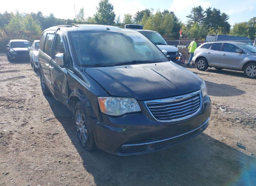 2011 Chrysler Town & COUNTRY TOURING-L (VIN 2A4RR8DG0BR614763) main photo