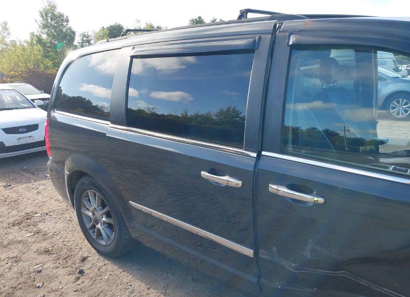 Photo 14 of 2011 Chrysler Town & COUNTRY TOURING-L (VIN 2A4RR8DG0BR614763)