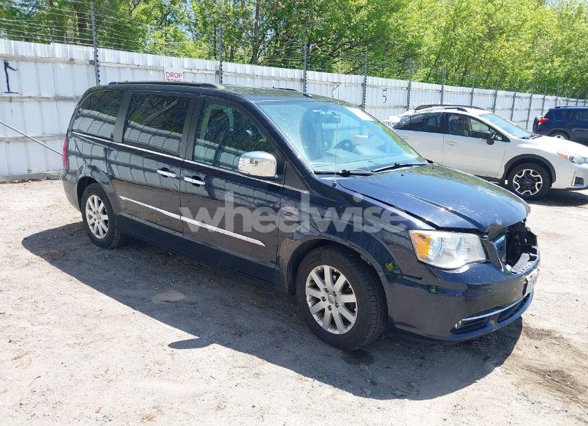2011 Chrysler Town & COUNTRY TOURING-L (VIN 2A4RR8DG0BR630879) main photo