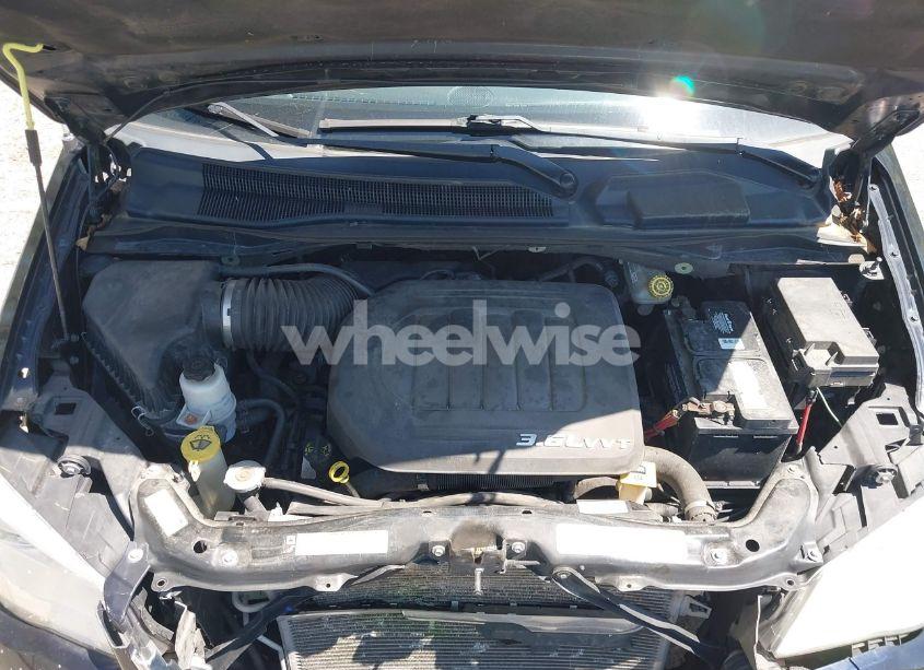 Photo 10 of 2011 Chrysler Town & COUNTRY TOURING-L (VIN 2A4RR8DG0BR630879)