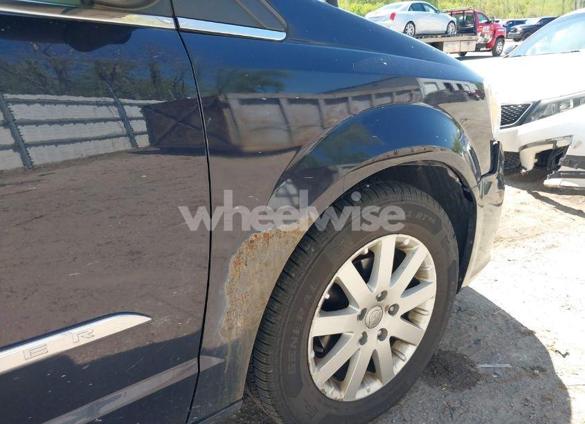 Photo 14 of 2011 Chrysler Town & COUNTRY TOURING-L (VIN 2A4RR8DG0BR630879)