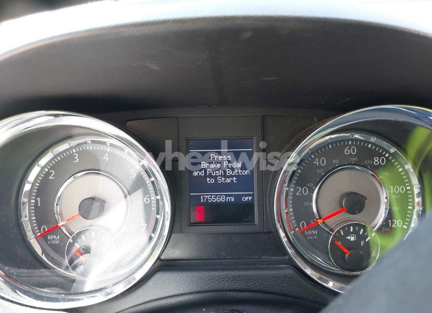 Photo 7 of 2011 Chrysler Town & COUNTRY TOURING-L (VIN 2A4RR8DG0BR630879)