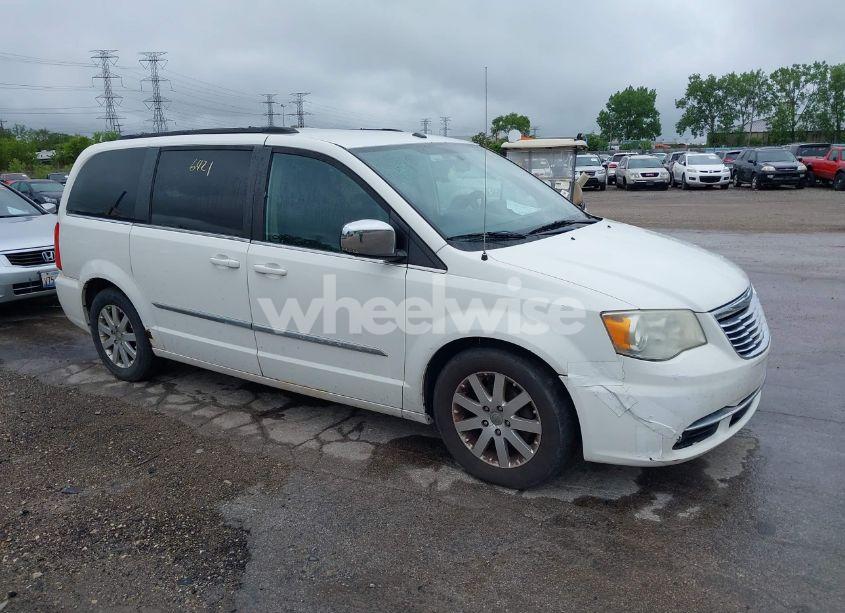 2011 Chrysler Town & COUNTRY TOURING-L (VIN 2A4RR8DG0BR681993) main photo