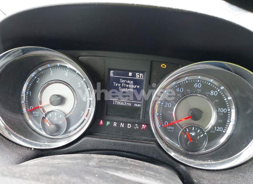 Photo 7 of 2011 Chrysler Town & COUNTRY TOURING-L (VIN 2A4RR8DG0BR681993)