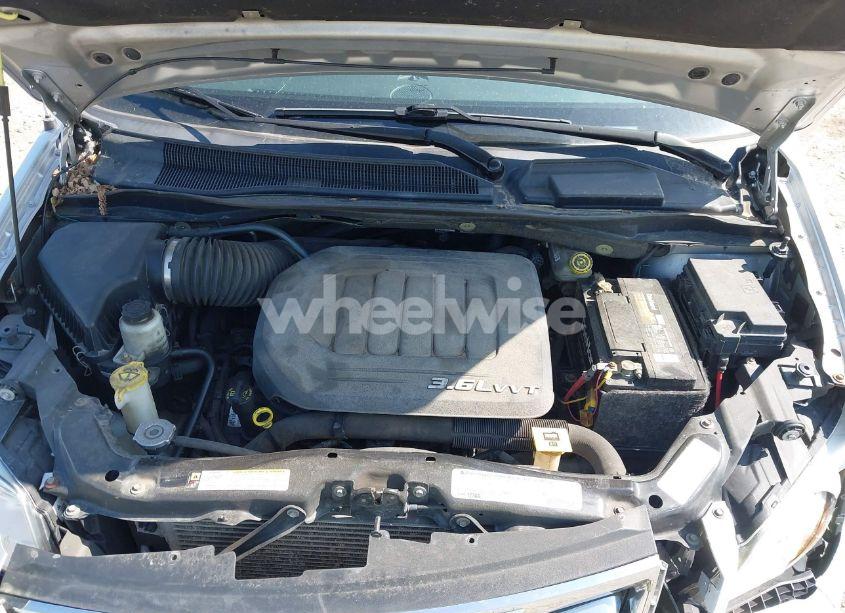 Photo 10 of 2011 Chrysler Town & COUNTRY TOURING-L (VIN 2A4RR8DG0BR760113)